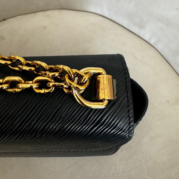 Louis Vuitton TWIST LEATHER CROSSBODY BAG - Picture 5 of 14